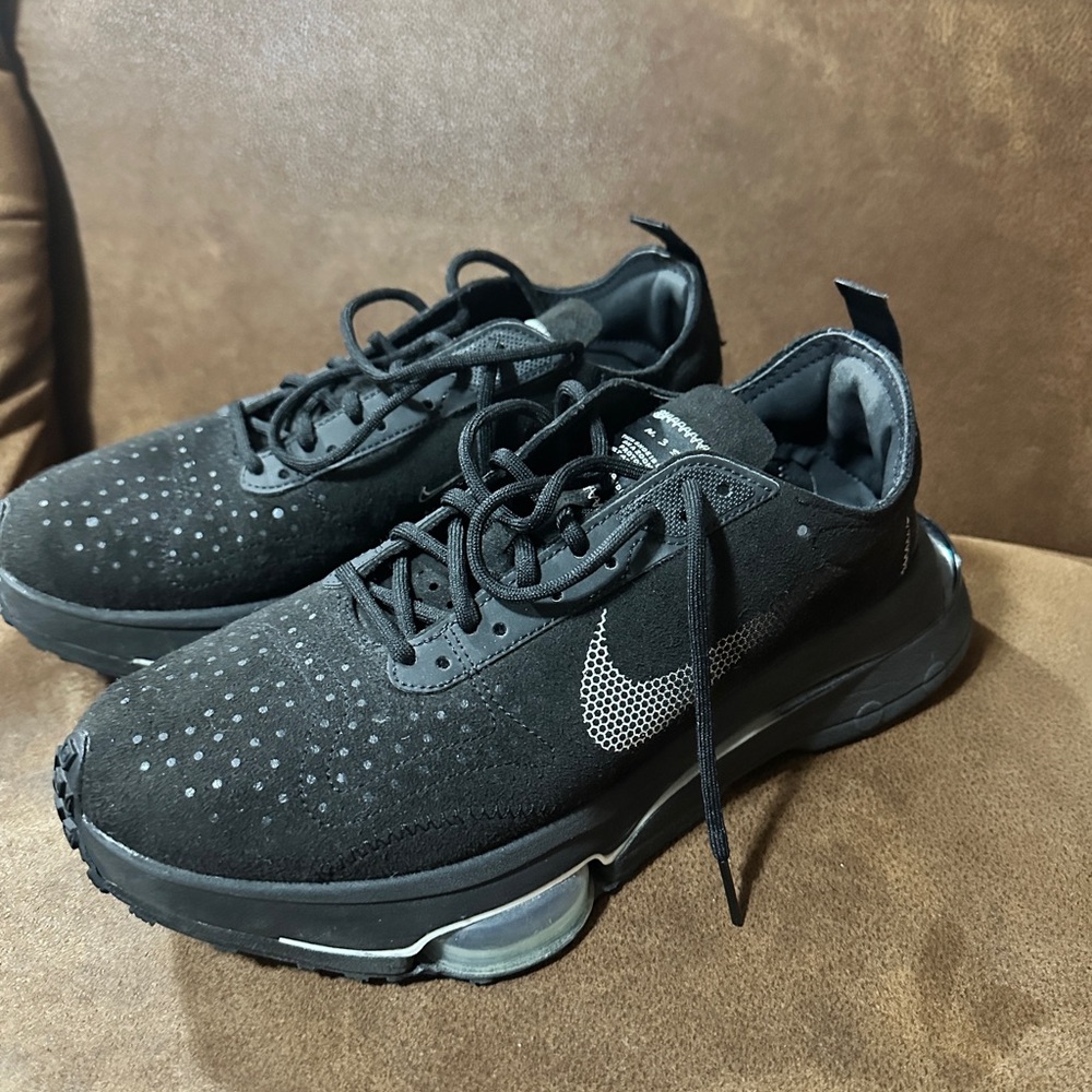 Nike Air Zoom-Type ‘Triple Black’ Sneakers